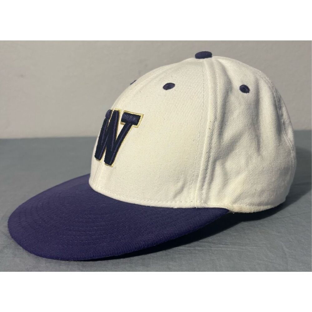 Washington Huskies Hat Cap Nike Size 7 1/8 Fitted White Nike